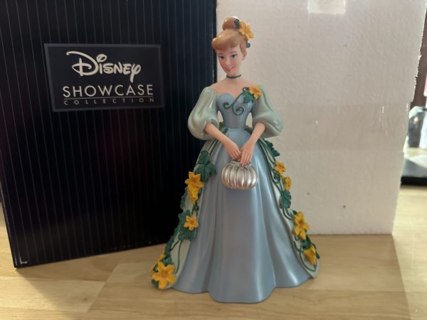 Figurine botanique de Cendrillon